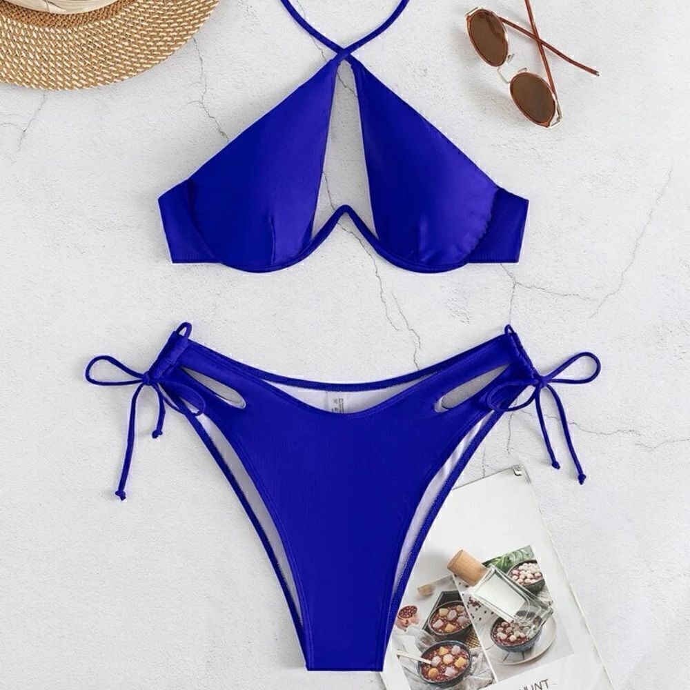Bikini Set - Picture 2 of 10